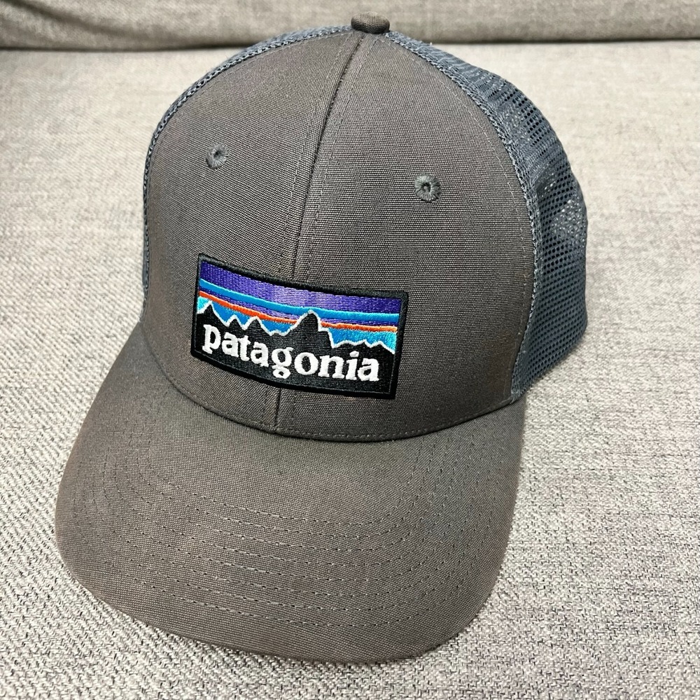 Patagonia Fitz Roy Logo Mesh Snapback Trucker Baseball Organic Cotton Hat Gray